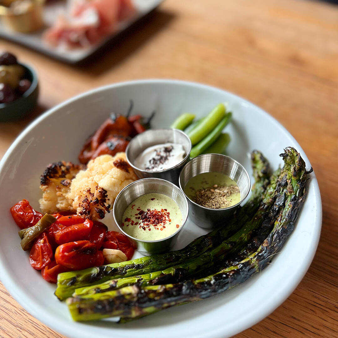 Chili Happy Hour Delights: Spice Up Your Evenings!